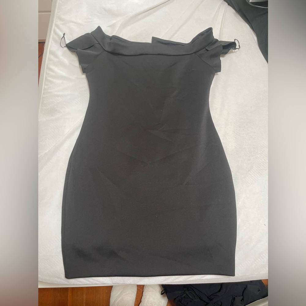 GUESS- Short sleeve black mini bodycon dress